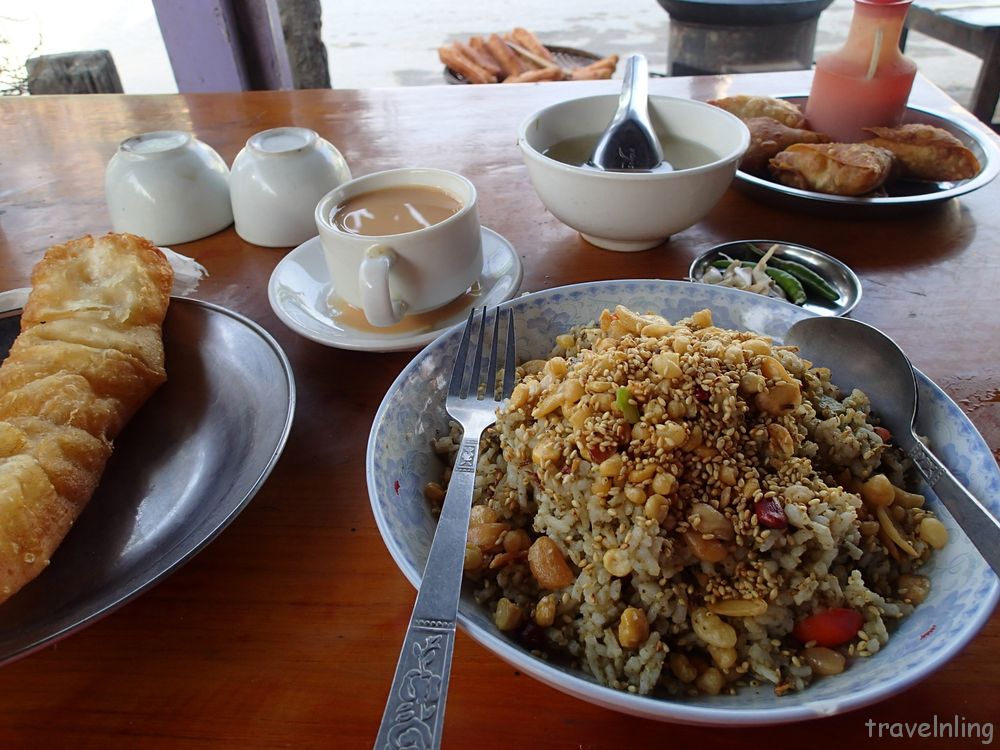 Dreamland guest house Mandalay breakfast i