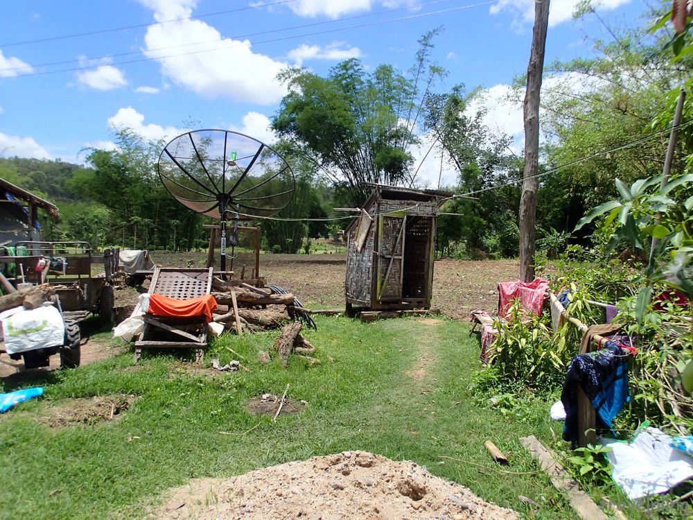 Hsipaw trekking toilet