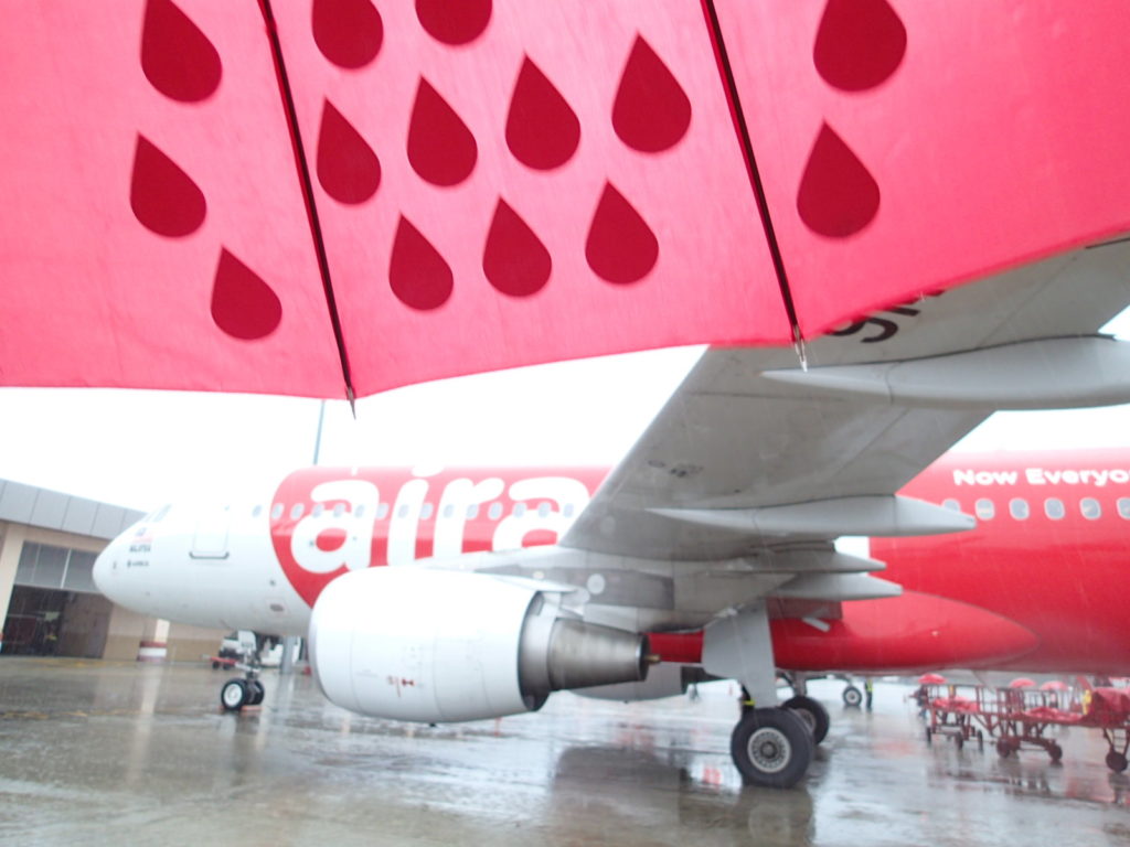 2014 Airasia Kota Kinabaru rain