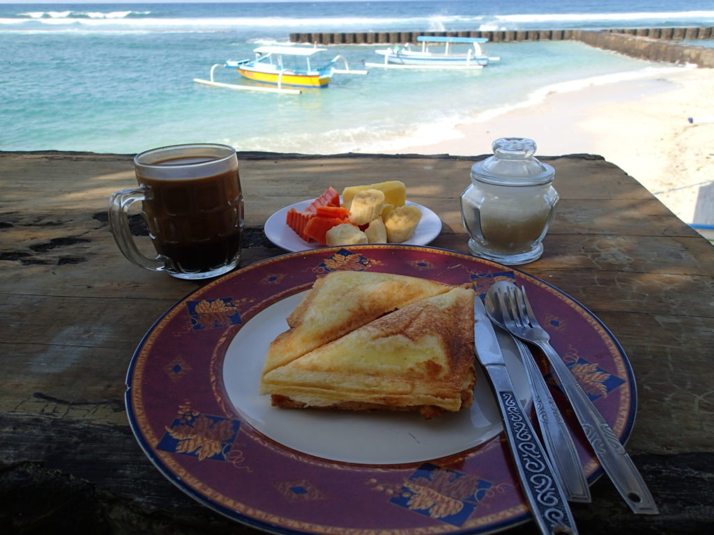 Agung Bungalow Candidasa breakfast