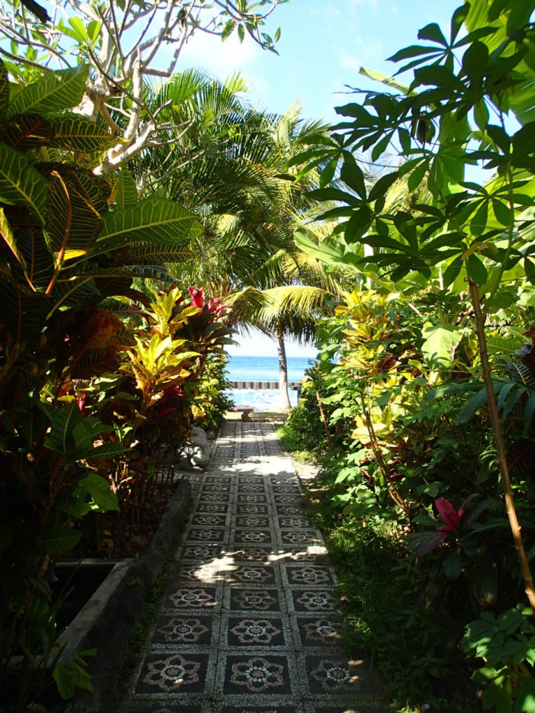 Agung Bungalow Candidasa garden