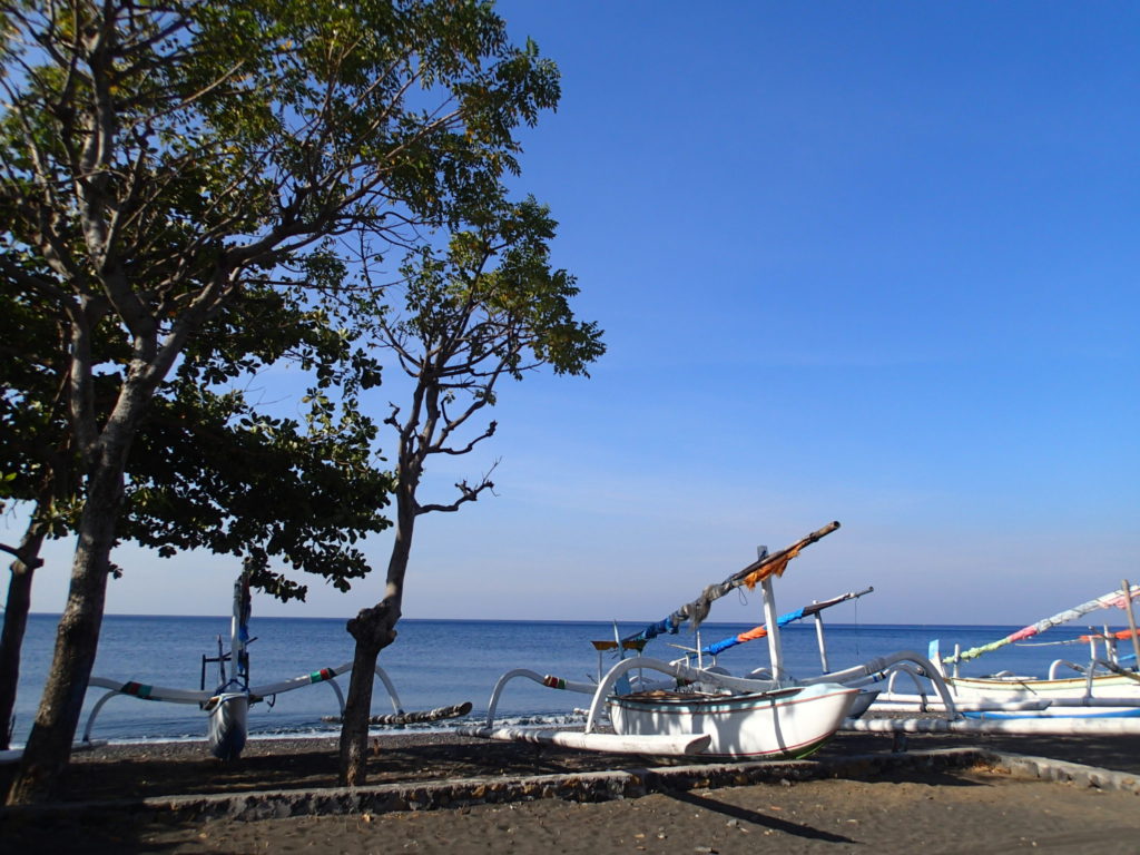 Amed Bali cheap stay beach