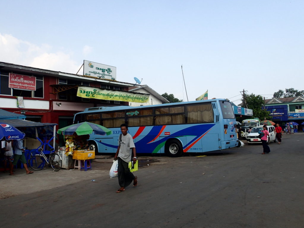 Aung Minglalar Bus StationTHIT SAR OO Express