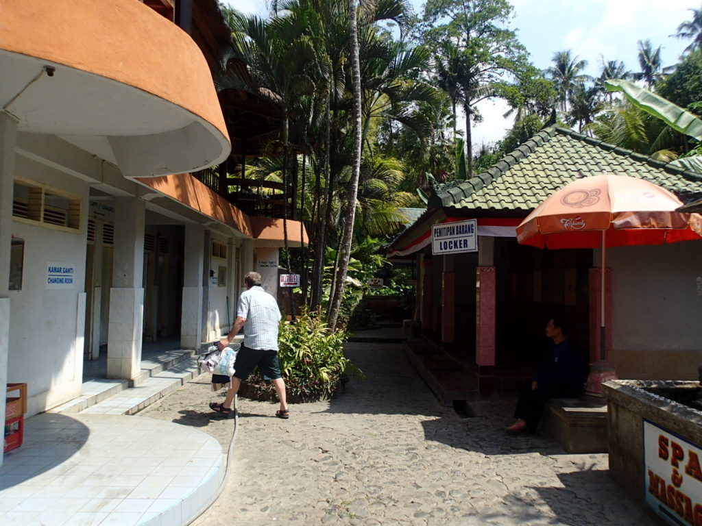 Banjar Hot Springs Lovina changing room