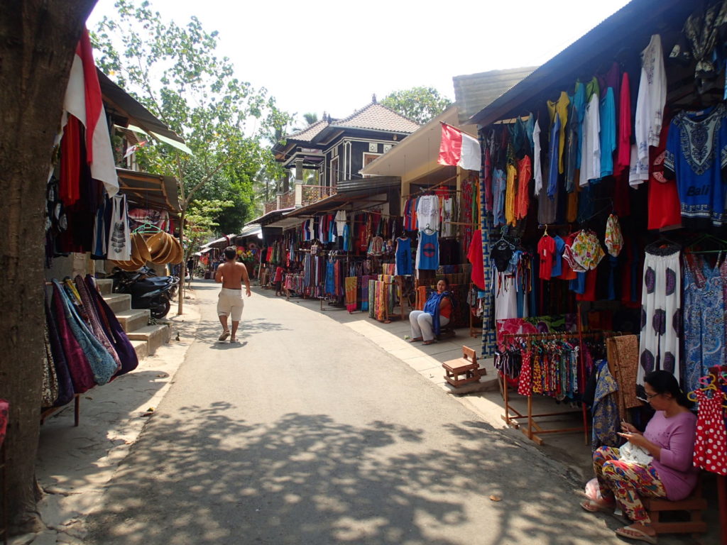 Banjar Hot Springs Lovina shopping street