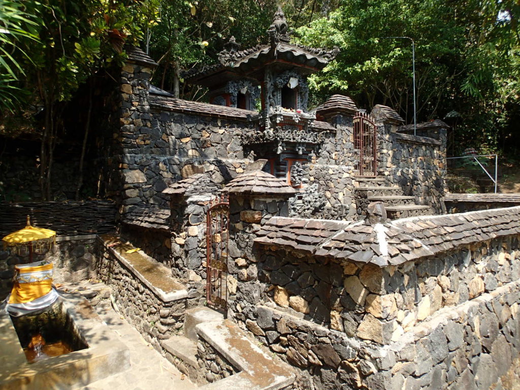 Banjar Hot Springs Lovina temple