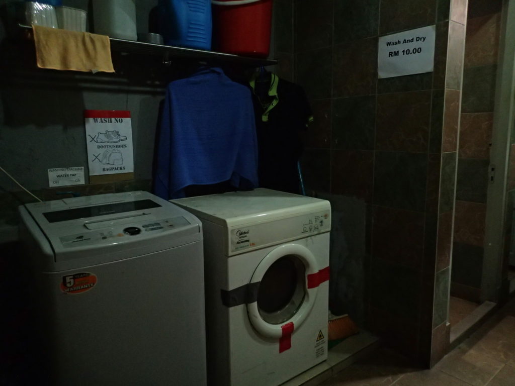 Beds Guesthouse Kuching laundry