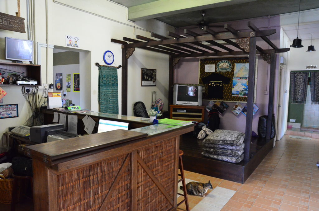 Borneo Backpackers KK reception area