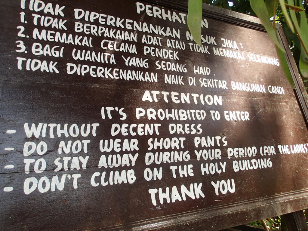 Gunung Kawi Sebatu dress code