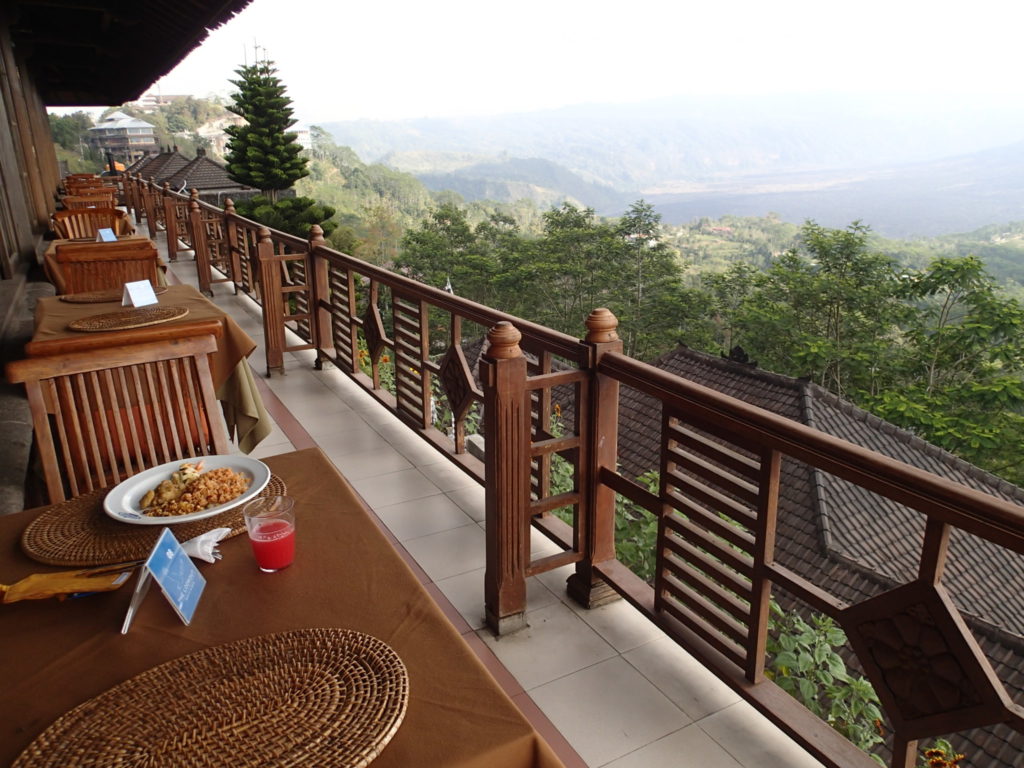 Lakeview Hotel Restaurant balcony