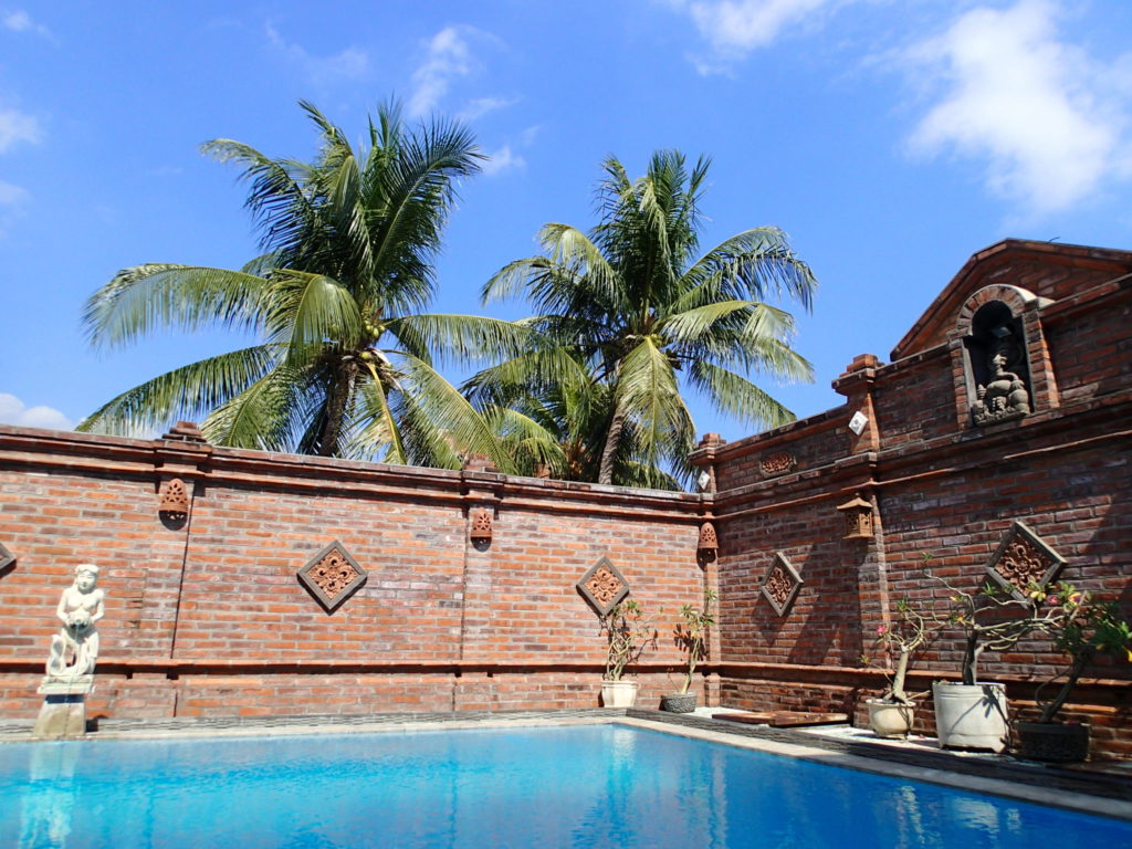 Mandhara Chico Bungalow Lovina Bali pool