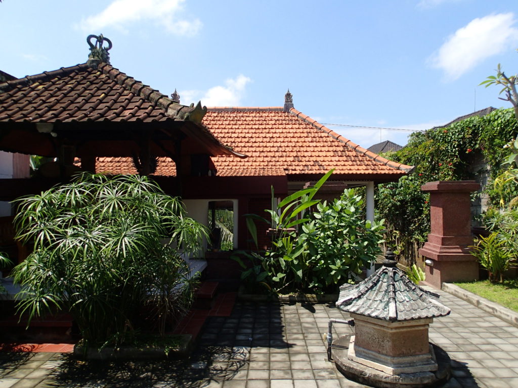 Soni guesthouse entrance ubud bali