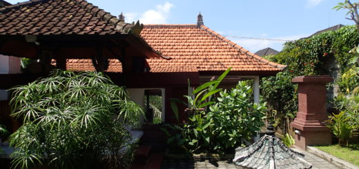 Soni guesthouse entrance ubud bali