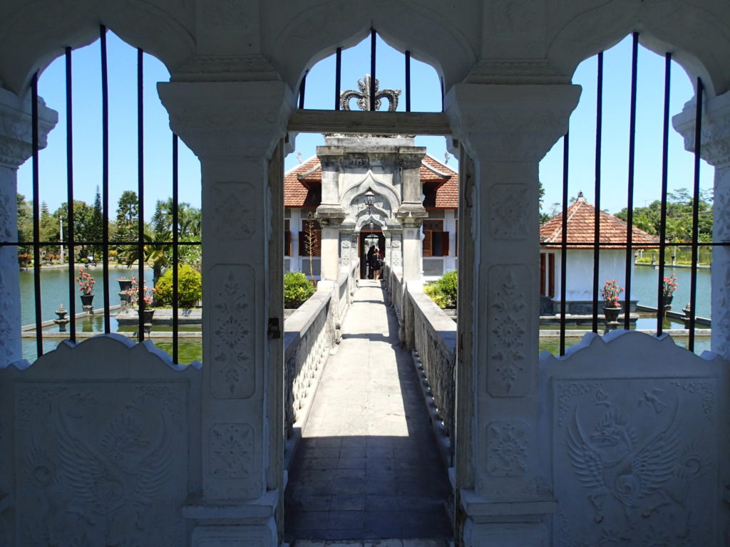 Taman Ujung Water Palace 8