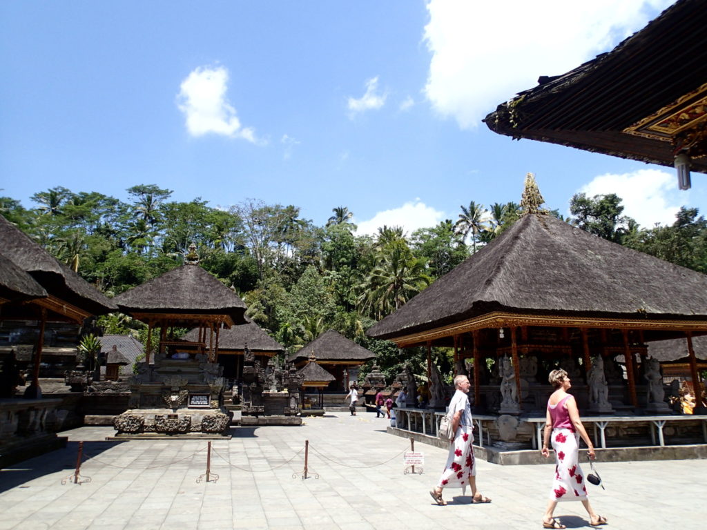 Tirta Empul Ubud Bali 4