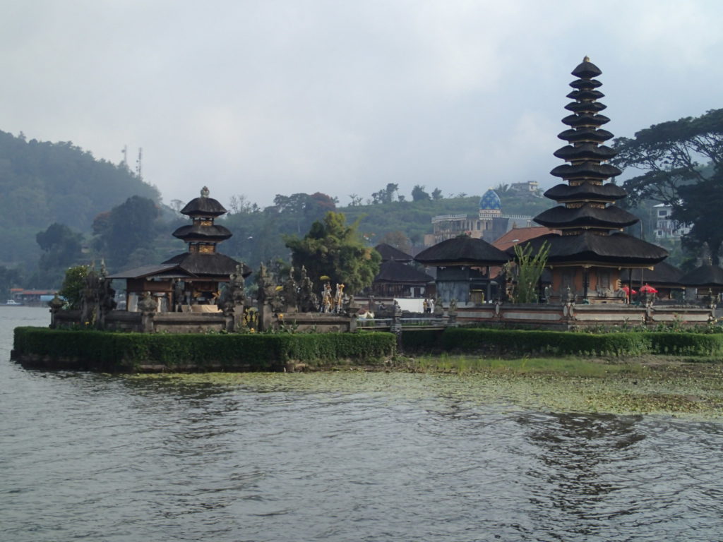 Ulun Danu Bratan lake Bali