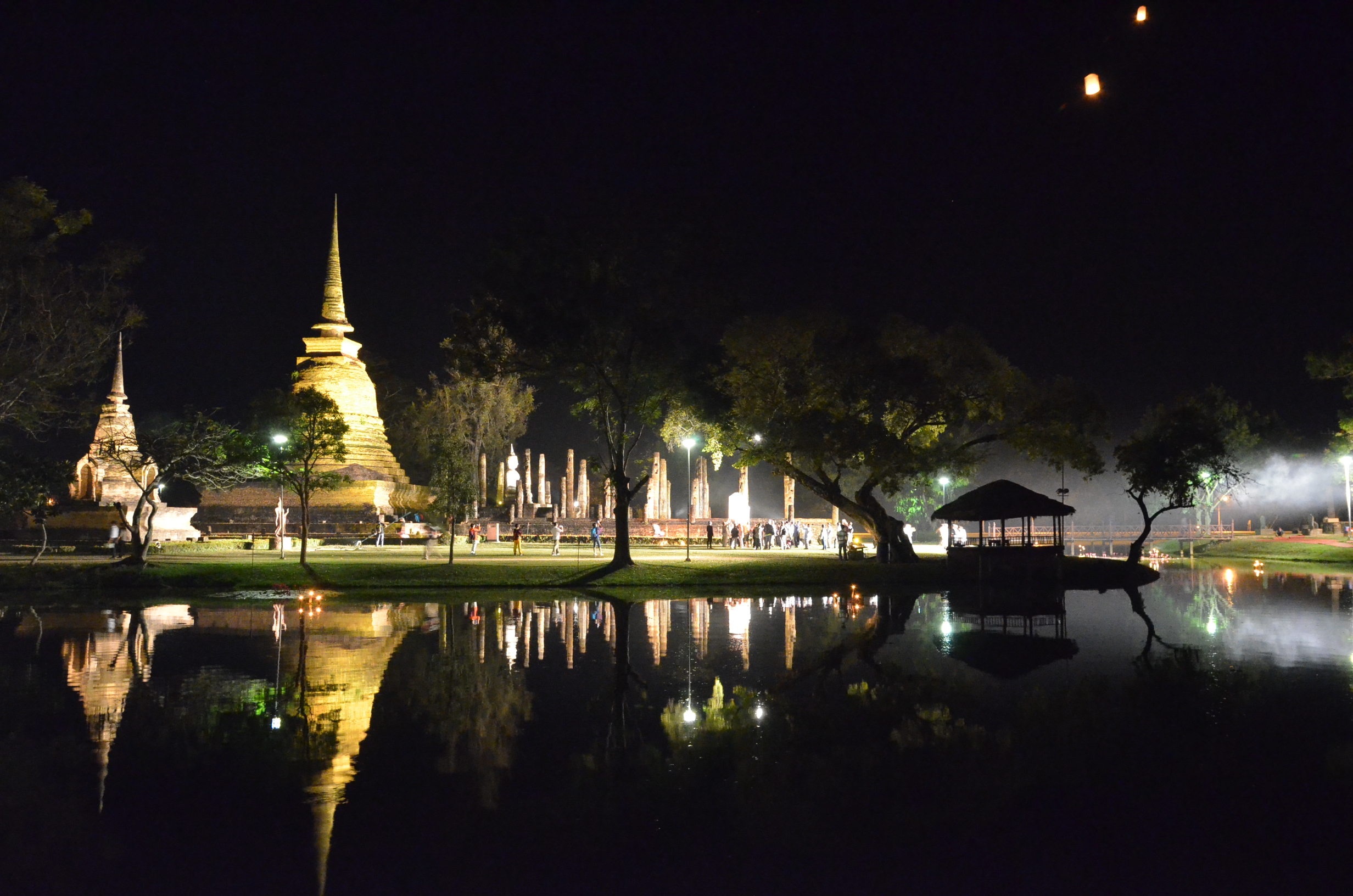 Wa Sa Si Sukhothai evening lantern