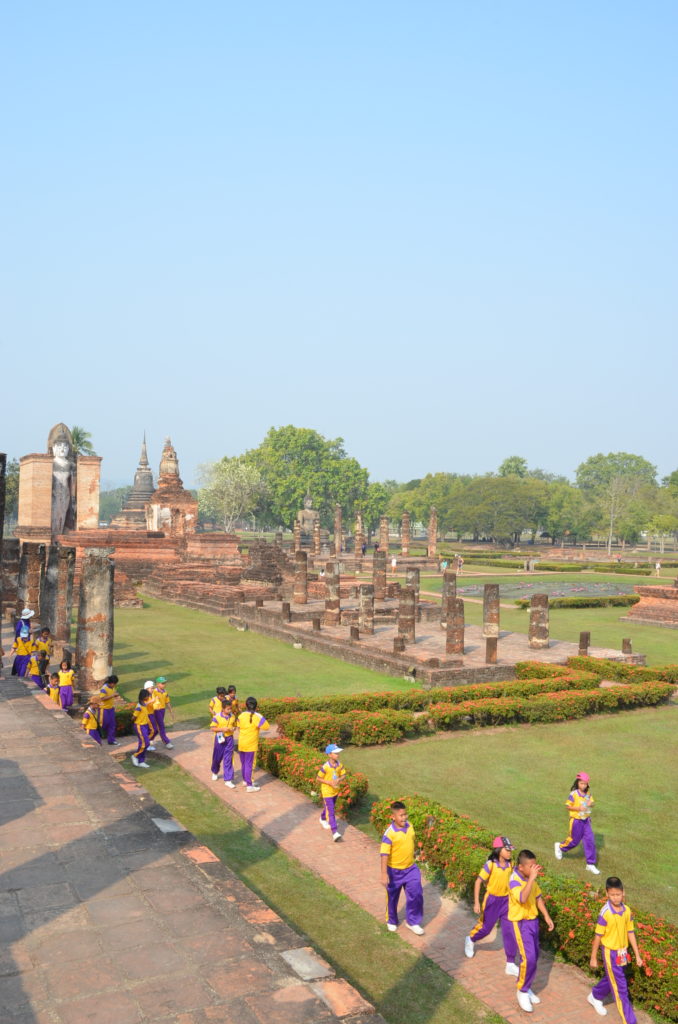 Wat Mahathat Sukhothai students