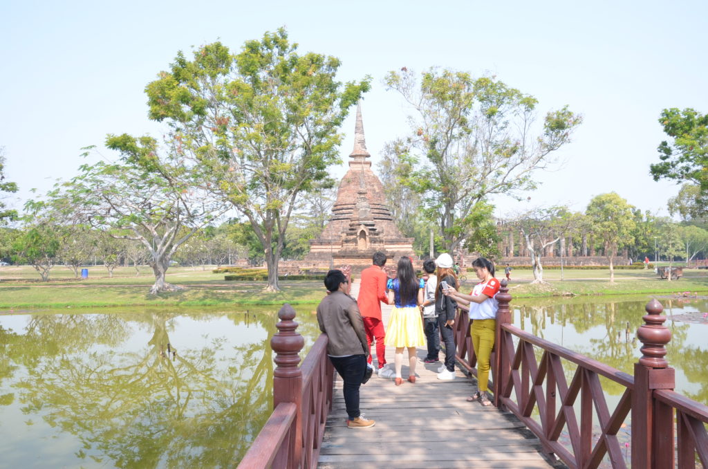Wat Sa Si Sukhothai bridge