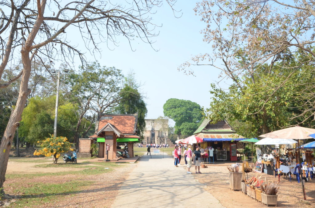Wat Si Chum Sukhothai entrance