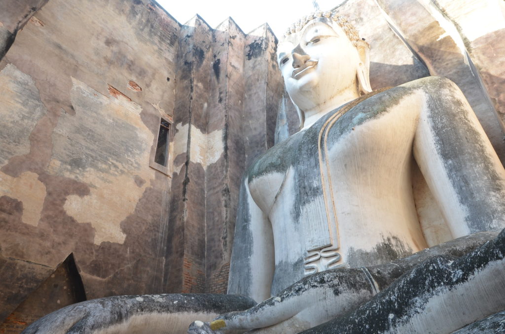 Wat Si Chum Sukhothai statue