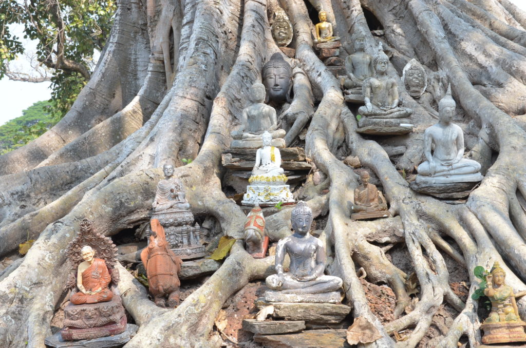 Wat Si Sawasi Sukhothai statue