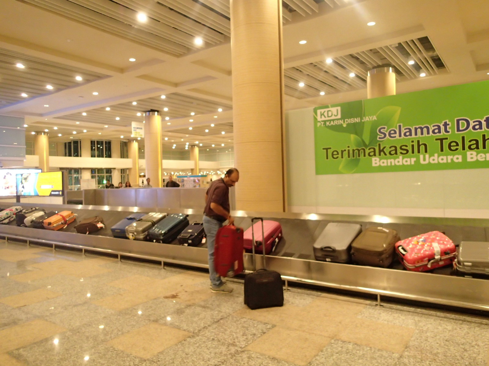 bali airport arrival luggage