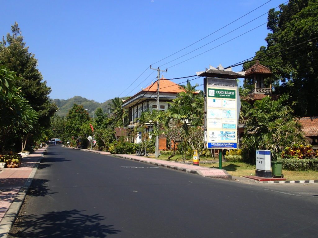 sign to Candidasa